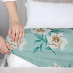 bsb home Green & Beige Floral Microfiber180 TC King Fitted Bedsheet with 2 Pillow Covers image 5