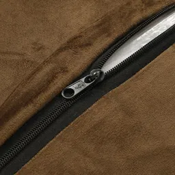 THE CONVERSION Brown Set of 2 Velvet Square Cushion Covers image 4