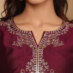 Varanga Ethnic Motifs Embroidered Regular Kurta with Trousers & Dupatta image 2