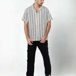 Celio Classic Boxy Striped Cuban Collar Cotton Shirt image 2