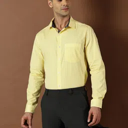INVICTUS Men Micro Checks Formal Shirt image 1
