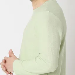 SPYKAR Men Solid Round Neck Cotton T-shirt image 4