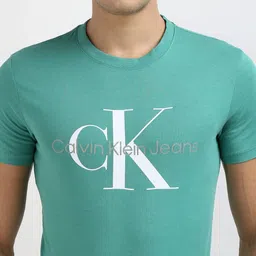 Calvin Klein Men Solid Round neck Cotton T-shirt image 2