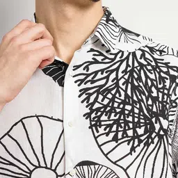 Celio Classic Opaque Printed Casual Shirt image 2