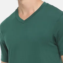 Macroman M-Series Men Green V-Neck Raw Edge T-shirt image 2