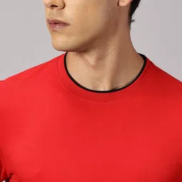 THE HOLLANDER Men Solid Cotton Regular Fit T-Shirt image 3