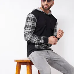 GRITSTONES Men Grey Checked T-shirt image 4