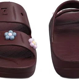 free kicks Women Slides image 3