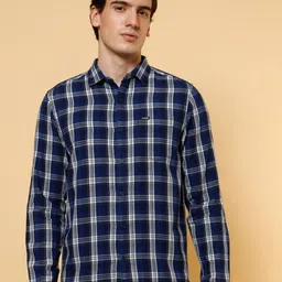 Wrangler Checked Spread Collar Cotton Casual Shirt-image-31
