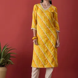 Anouk Leheriya Printed V-Neck Thread Work A-Line Kurta image 5