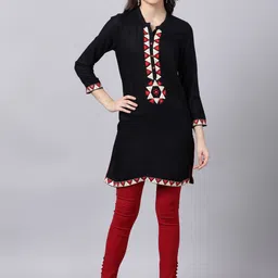 Souchii Women Black Geometric Embroidered Grandeur & Majestic Artwork Kurta-picture-27