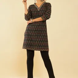 Soch Black & Red Floral Printed Cotton Straight Kurta-picture-27