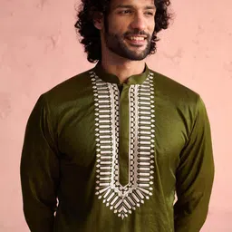 SHRESTHA BY VASTRAMAY Men Olive Green Yoke Design Kurta image 2