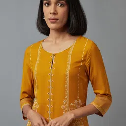 W Women Yellow Geometric Keyhole Neck Thread Work Kurta image 5