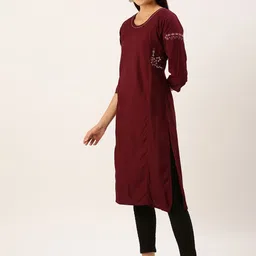 SHOWOFF Women Magenta & Multicoloured Thread Work Floral Kurta image 3