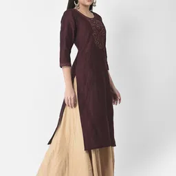 Span Yoke Design Straight Silk Kurta image 3