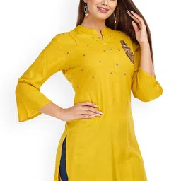 HIGHLIGHT FASHION EXPORT Ethnic Motifs Embroidered Mandarin Collar Beads & Stones Kurti image 2