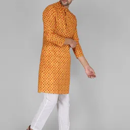 FUBAR Men Floral Printed Thread Work Kurta image 3