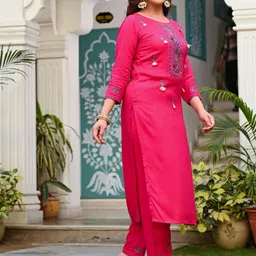 Indi INSIDE Women Ethnic Motifs Embroidered Regular Thread Work Kurta with Trousers image 3