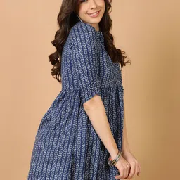 antaran Geometric Printed Mandarin Collar Pure Cotton A-Line Kurta image 5