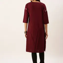 SHOWOFF Women Magenta & Multicoloured Thread Work Floral Kurta image 4