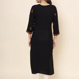 VAIRAGEE Floral Embroidered Kurta image 5