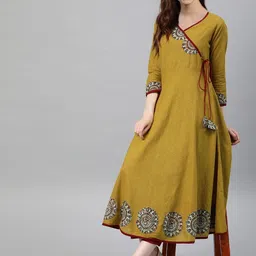 KALINI Floral Yoke Design V-Neck Angrakha Kurta image 5