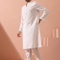 Swtantra Mandarin Collar Sequinned Regular Kurta image 5