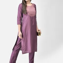 Span Ethnic Motifs Yoke Embroidered Indigo Straight Kurta image 5