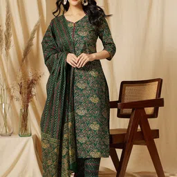 Ginni Arora Label Floral Printed V-Neck Pure Cotton Kurta with Trousers & Dupatta image 2