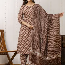 D K W Women Floral Printed Regular Gotta Patti Pure Cotton Kurta with Trousers & With Dupatta image 1