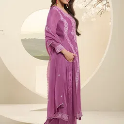 Seerat Ethnic Motifs Printed Thread Work Kurta & Trousers With Dupatta image 3
