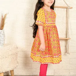 here&now x kinder kids Kinder Kids Girls Floral Printed Gotta Patti Pure Cotton Anarkali Kurta & Leggings image 3