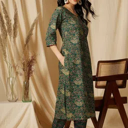 Ginni Arora Label Floral Printed V-Neck Pure Cotton Kurta with Trousers & Dupatta image 4
