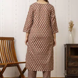 D K W Women Floral Printed Regular Gotta Patti Pure Cotton Kurta with Trousers & With Dupatta image 4