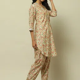 Rangriti Women Floral Printed Regular Kurta with Palazzos image 4