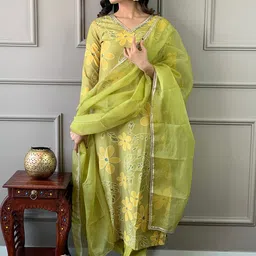 KALINI Floral Embroidered V-Neck Thread Work Straight  Kurta with Trousers & Dupatta image 5