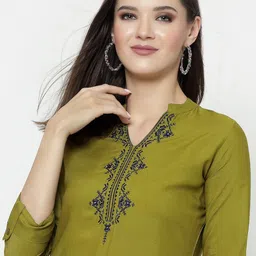 SkyaSia Floral Embroidered Thread Work Mandarin Collar Kurta With Palazzos image 3