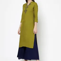 SkyaSia Floral Embroidered Thread Work Mandarin Collar Kurta With Palazzos image 5