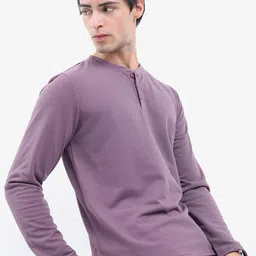 HIGHLANDER Men Popcorn Structured Regular Fit T-shirt image 1