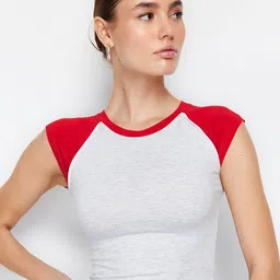 Trendyol Colourblocked Round Neck Raglan Sleeves Crop T-shirt-picture-16