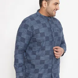 Instafab Plus Men Plus Size Blue Classic Checked Casual Cotton  Shirt image 3