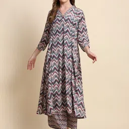 BAESD Chevron Printed V-Neck Three-Quarter Sleeves Top With Palazzo image 3