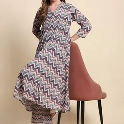 BAESD Chevron Printed V-Neck Three-Quarter Sleeves Top With Palazzo image 4