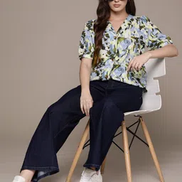 roadster Women Regular Fit Printed Casual Shirt image 4