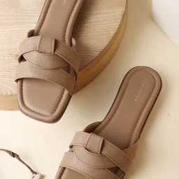 chemistry Women Flats Sandal image 4