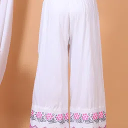 aisha Women Regular Fit White Cotton Blend Trousers image 4