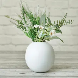 behoma Incyy White Iron Vase image 1