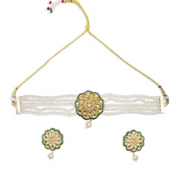 The Pari Gold-Plated Kundan Studded & Pearls Beaded Jewellery Set image 3