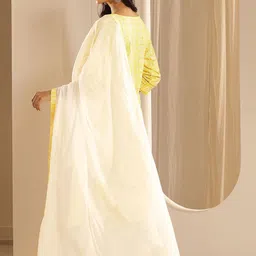 Libas Floral Printed Notch-Neck Straight Kurta With Trousers And Dupatta image 4